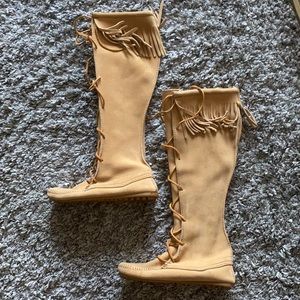 Minnetonka fringe boots